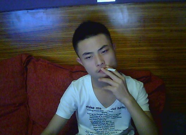 受过伤的男人的主页 - 自拍秀
